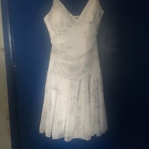 Short dress with sequence
